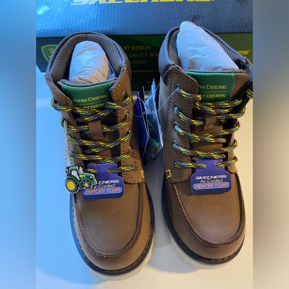 Skechers John Deere Bowland Rugged Trail Boy's Boots, Size: 2  NIB